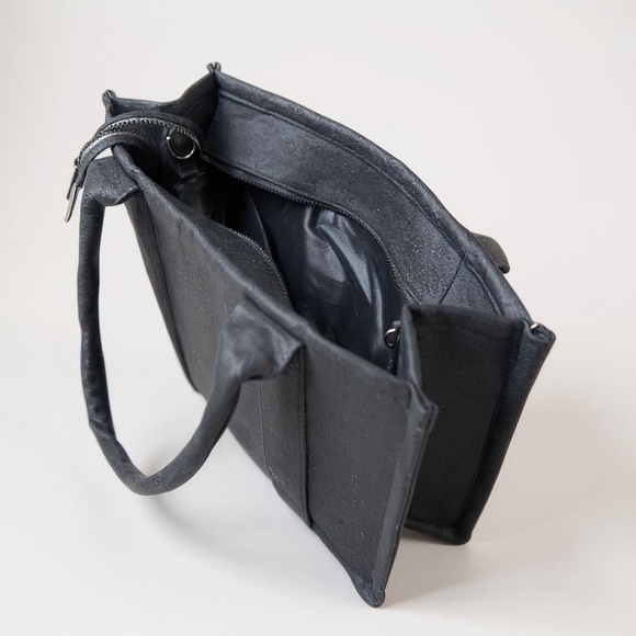 "THE TOTEBAG" Black Canvas Tote – Chic, Spacious & Brand New! 🖤 - Picture 4 of 12